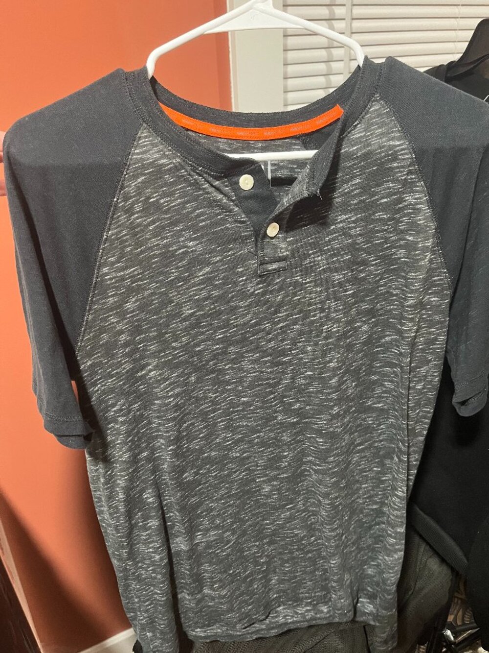 Urban Pipeline Black Gray Space-Dye Raglan Henley Size M
